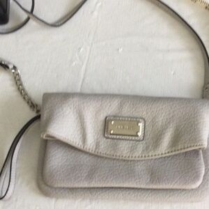 Elegant Gray Crossbody Bag. *